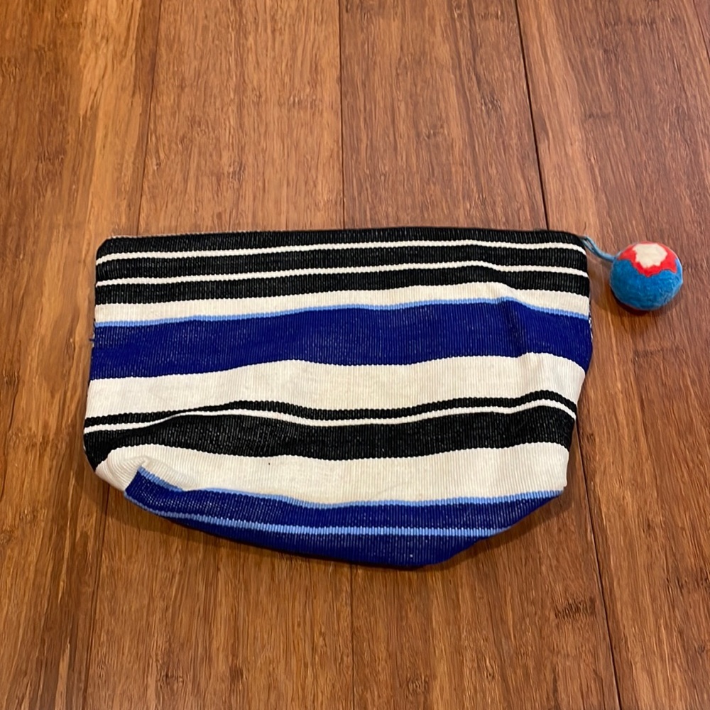 Mercado Global Large Clutch